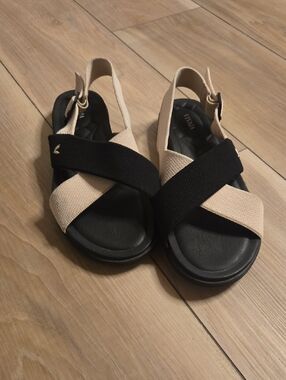 Vivaia Arch Pro AdaptAll™ Sandals
